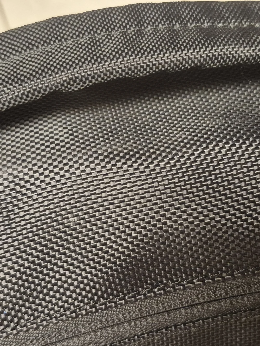Targus Men’s Black & Gray Messenger Bag NWOT
